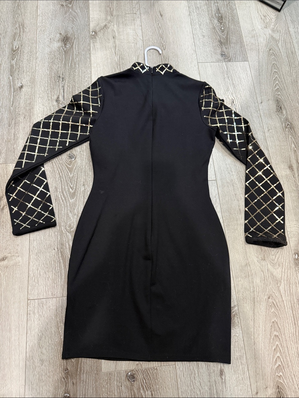 Venus Size 6 Black and Gold Long-Sleeve Bodycon Dress - Picture 3 of 4